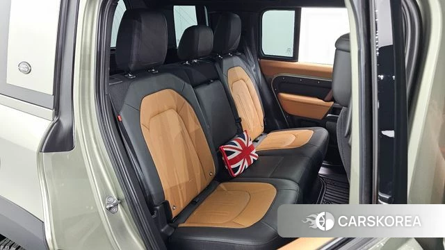 Land Rover Defender (L663) 2023 Зеленый из Кореи, фото 2