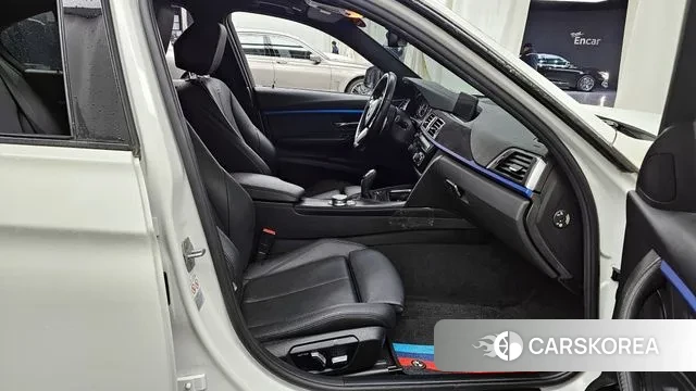 BMW 3 Series (F30) 2018 Белый из Кореи, фото 2