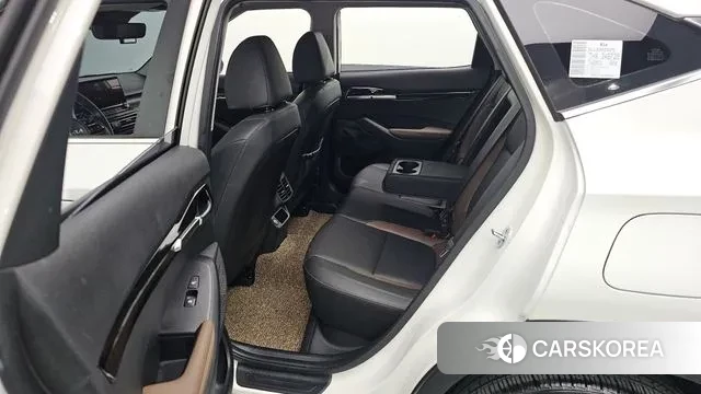 Kia Seltos 2022 Белый из Кореи, фото 2