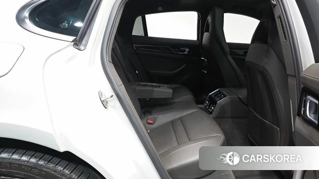 Porsche Panamera (971) 2020 Серебристо-серый из Кореи, фото 2