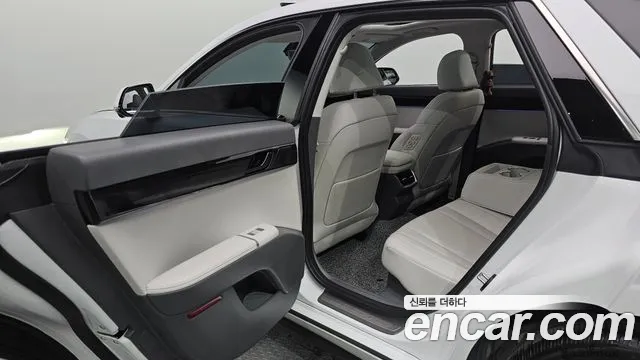 Hyundai Grandeur Hybrid (GN7) 2023 Белый из Кореи, фото 2