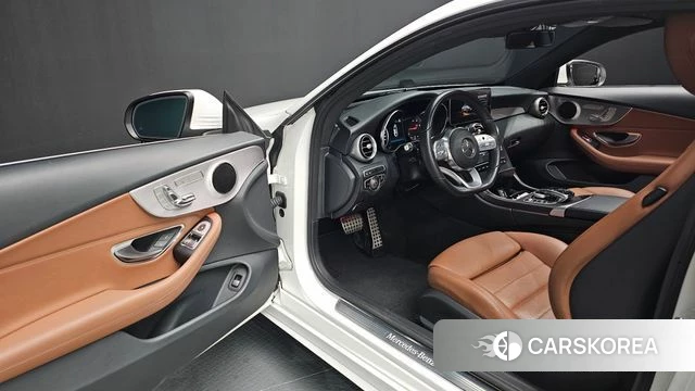 Mercedes-Benz C-Class W205 2019 Белый из Кореи, фото 2
