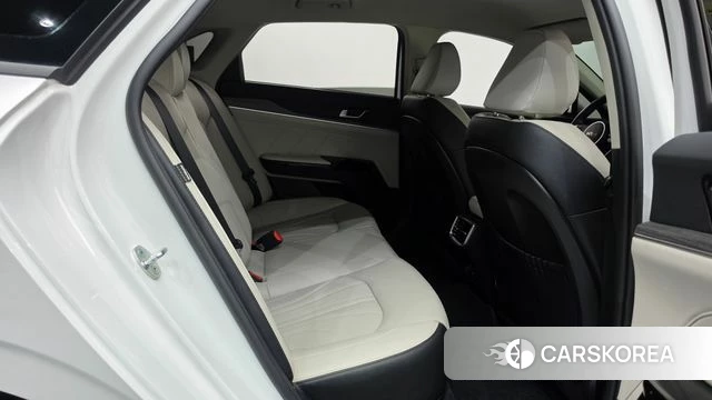 Kia The New K5 3rd generation 2024 Белый из Кореи, фото 2