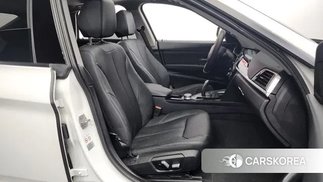 BMW 3 Series GT (F34) 2018 Белый из Кореи, фото 2