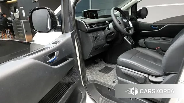 Hyundai Staria 2025 Белый из Кореи, фото 2