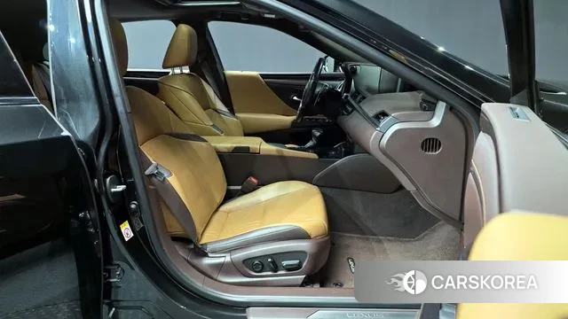 Lexus ES300h 7th generation 2018 Черный из Кореи, фото 2