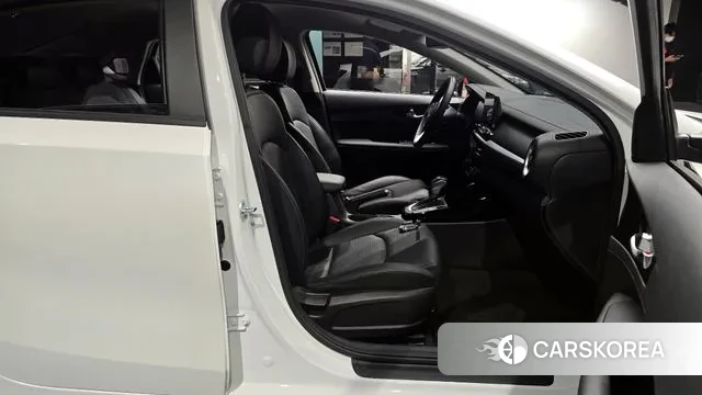 Kia The New K3 2nd generation 2022 Белый из Кореи, фото 2