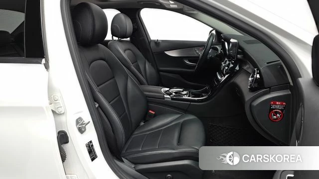 Mercedes-Benz C-Class W205 2020 Белый из Кореи, фото 2