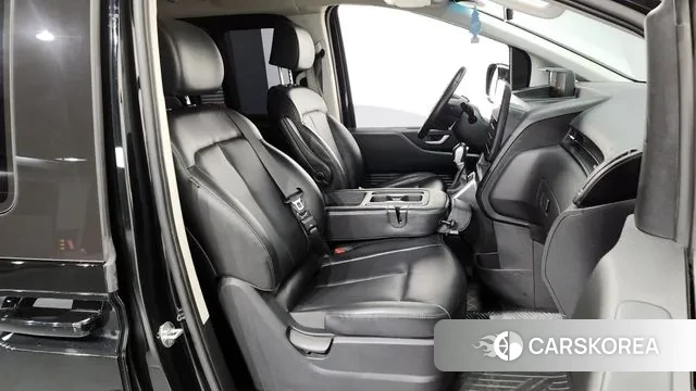 Hyundai Staria 2021 Черный из Кореи, фото 2