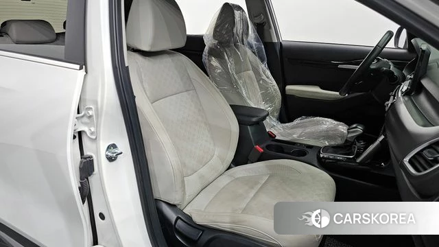 Kia Seltos 2021 Белый из Кореи, фото 2