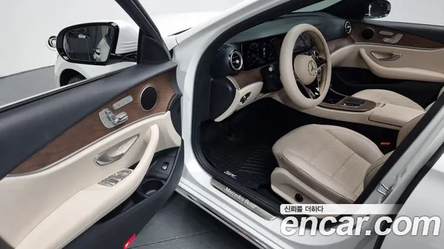 Mercedes-Benz E-Class W213 2021 Белый из Кореи, фото 2