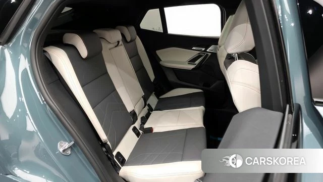 BMW X2 (U10) 2025 Светло-серебряный цвет из Кореи, фото 2