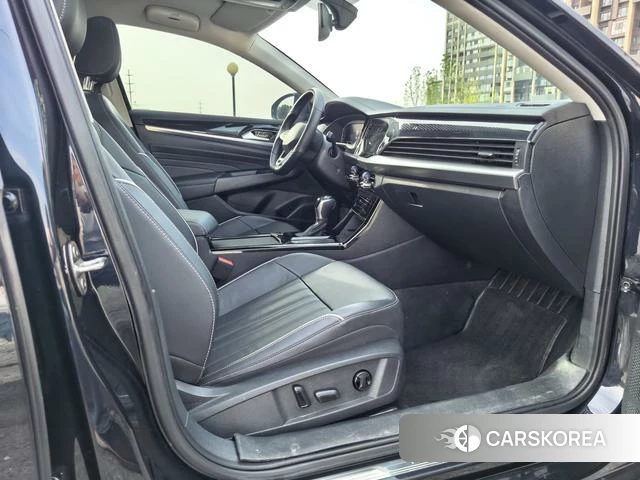 Volkswagen Passat 2022 Черный из Китая, фото 2