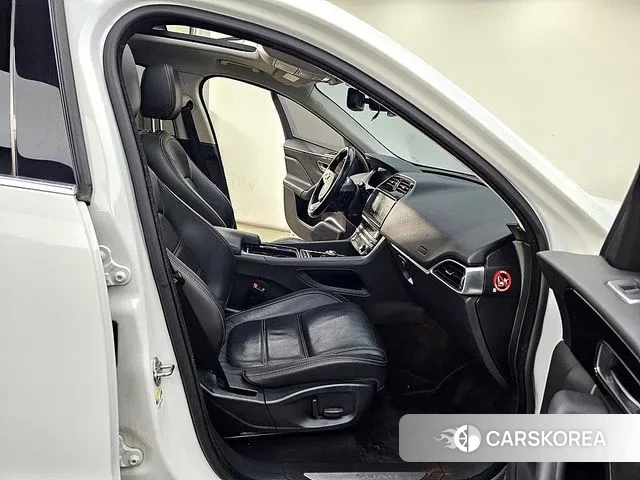 Jaguar F-PACE 2018 Белый из Кореи, фото 2