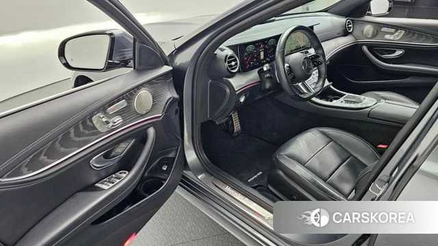 Mercedes-Benz E-Class W213 2022 Серый из Кореи, фото 2