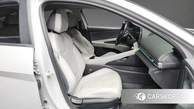 Hyundai Avante (CN7) 2021 Серебристо-серый из Кореи, фото 2