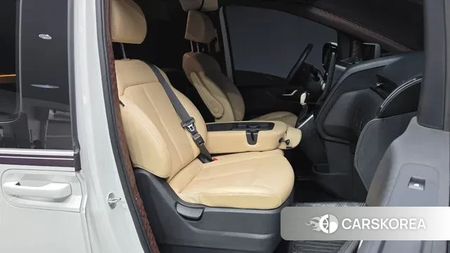 Hyundai Staria 2022 Белый из Кореи, фото 2