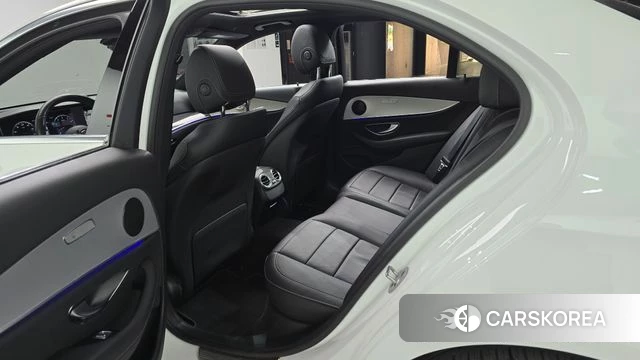 Mercedes-Benz E-Class W213 2021 Белый из Кореи, фото 2