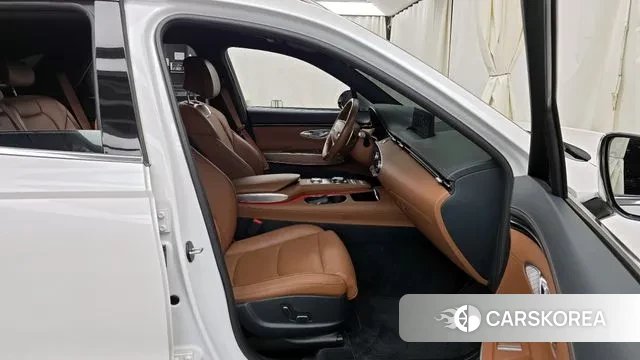 Genesis GV70 2023 Белый из Кореи, фото 2