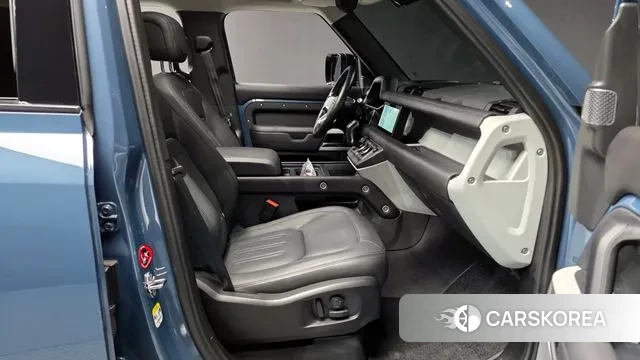 Land Rover Defender (L663) 2021 Небесно-голубой из Кореи, фото 2