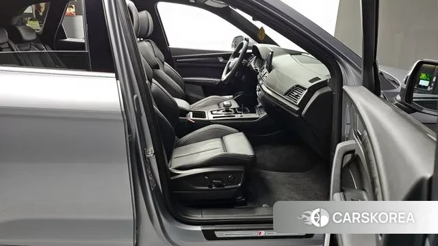 Audi Q5 (FY) 2023 Серебряный из Кореи, фото 2