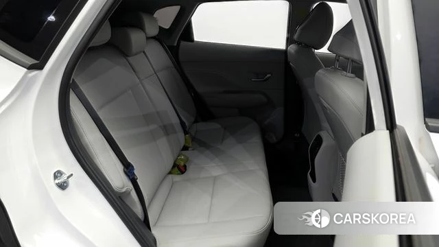 Hyundai Kona (SX2) 2024 Белый из Кореи, фото 2