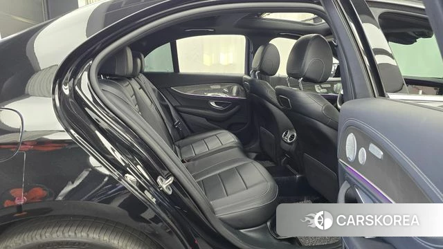 Mercedes-Benz E-Class W213 2019 Черный из Кореи, фото 2