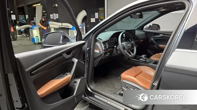 Audi Q5 (FY) 2023 Серый из Кореи, фото 2