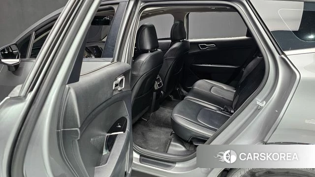 Kia Sportage 5th Generation 2022 Серебристо-серый из Кореи, фото 2