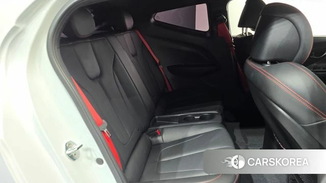 Hyundai Veloster (JS) 2018 Белый из Кореи, фото 2