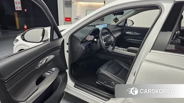 Genesis GV70 2021 Белый из Кореи, фото 2