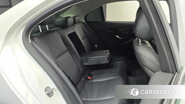 Mercedes-Benz C-Class W205 2019 Белый из Кореи, фото 2