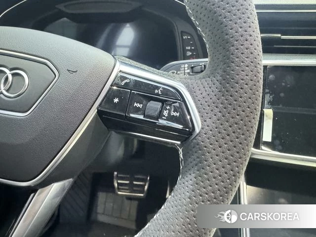 Audi A6 (import) 2023 Черный из Китая, фото 2