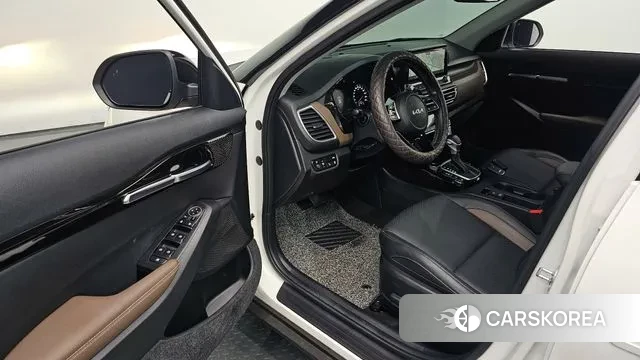 Kia Seltos 2022 Белый из Кореи, фото 2