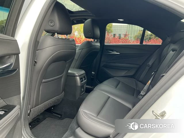 Cadillac CT4 2021 Белый из Китая, фото 2