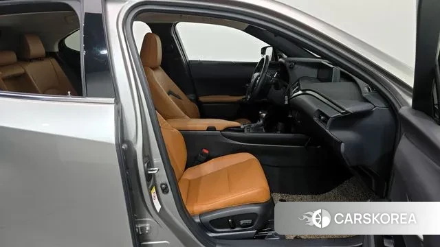 Lexus UX250h 2019 Серый из Кореи, фото 2