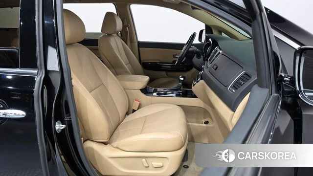 Kia The New Carnival 2018 Черный из Кореи, фото 2