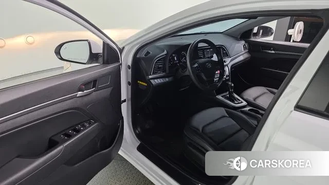 Hyundai Avante AD 2018 Белый из Кореи, фото 2