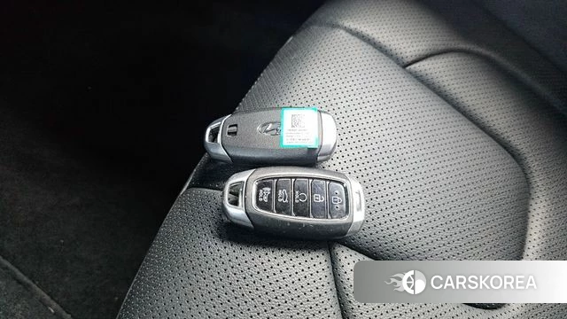 Hyundai Avante Hybrid (CN7) 2023 Белый из Кореи, фото 2