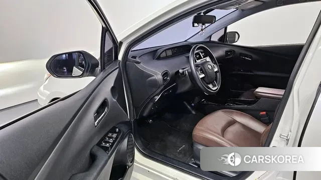 Toyota Prius 4th Generation 2018 Белый из Кореи, фото 2