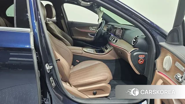 Mercedes-Benz E-Class W213 2022 Синий из Кореи, фото 2