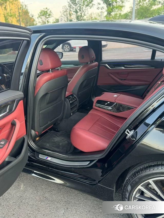 BMW 5 series 2020 Черный из Китая, фото 2