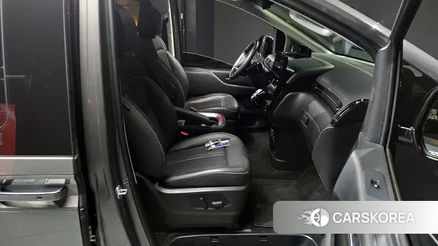 Hyundai Staria 2021 Серебристо-серый из Кореи, фото 2