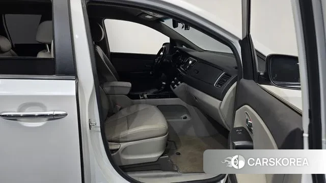 Kia All New Carnival 2018 Белый из Кореи, фото 2