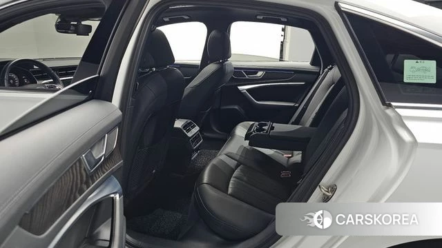 Audi A6 (C8) 2021 Белый из Кореи, фото 2