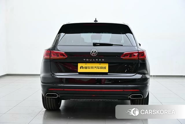 Volkswagen Touareg 2021 Черный из Китая, фото 2