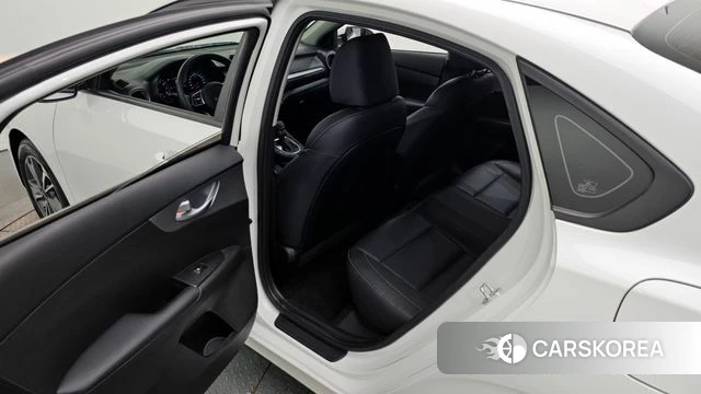 Kia The New K3 2nd generation 2022 Белый из Кореи, фото 2