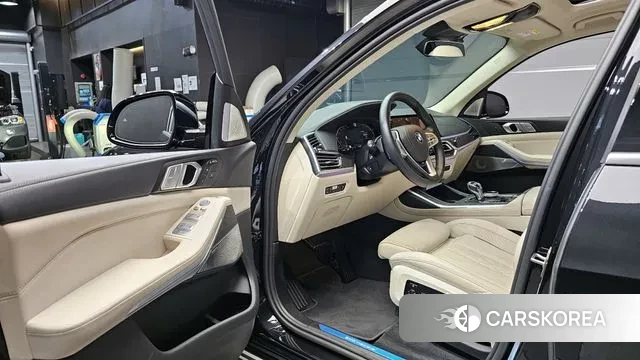 BMW X7 (G07) 2021 Черный из Кореи, фото 2