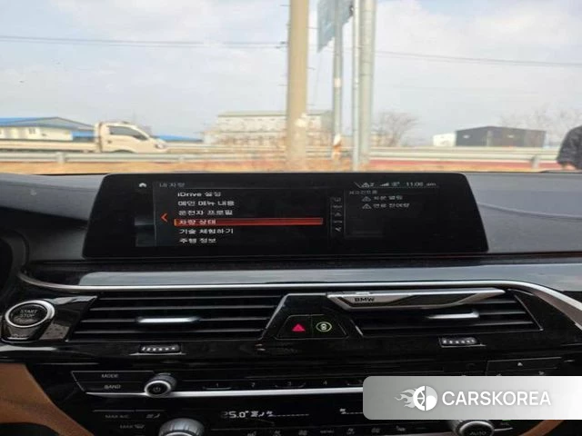 BMW 5 Series (G30) 2018 Серебристо-серый из Кореи, фото 2