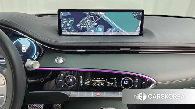 Genesis GV70 2024 Зеленый из Кореи, фото 2